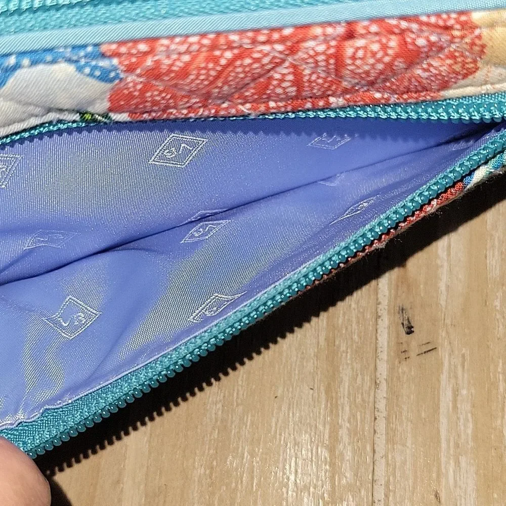 Vera Bradley RFID iconic turnkey Wallet in Shore Thing - Picture 6 of 9